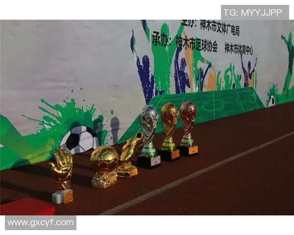 赵匡胤与现代足球明星同框合影展现历史与体育的完美融合